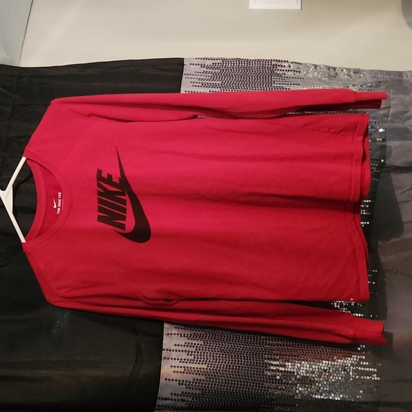 ⭐️NIKE LONG SLEEVE TOP - Picture 1 of 2